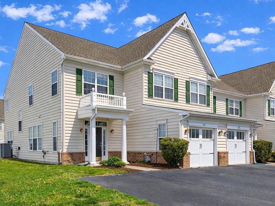 1st image of 212 W Bourne Way