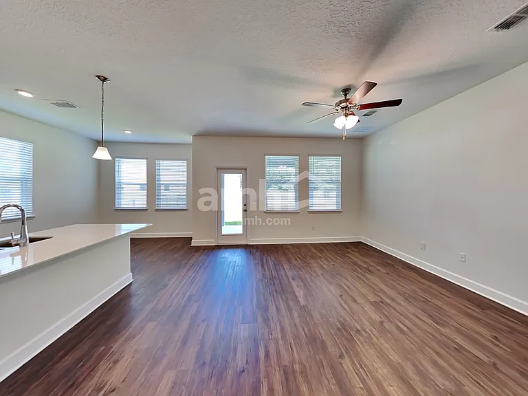 1131 Walden Pond Dr — Photo 8