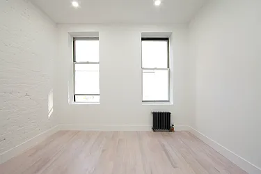 Rented by R New York