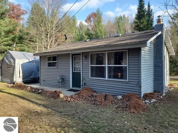 1214 Little Creek Rd, Alger, MI 48610