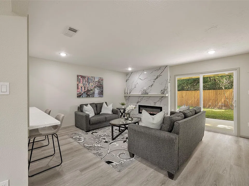 14246 Bateau Dr