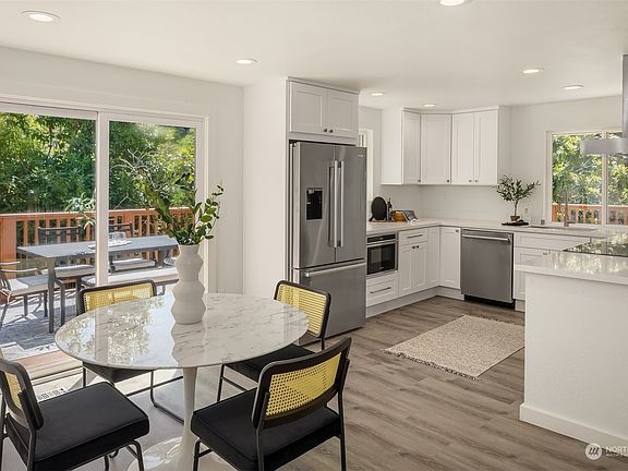 2nd image of 839 8th Avenue S