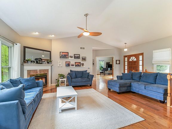 2nd image of 1736 Sandy Cove Dr
