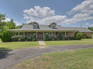 828 Quail Park Ln, Cleburne, TX 76031