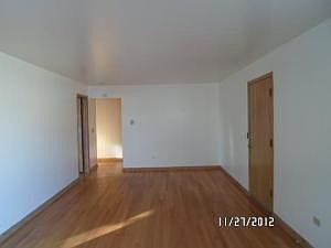 3rd image of 5755 W Diversey Ave APT 301