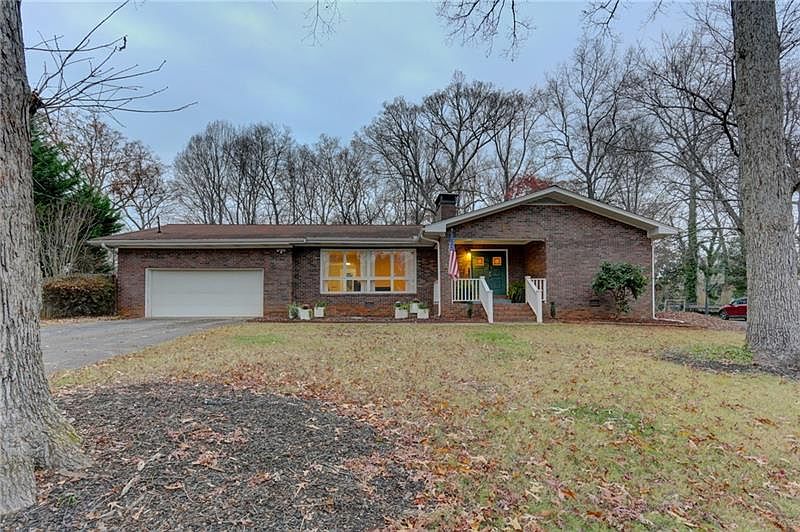 1st image of 1273 Daniell Dr SE