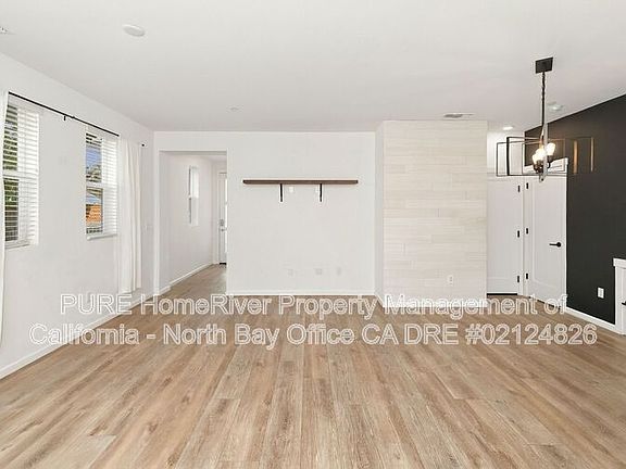 5th image of 511 Boyd St