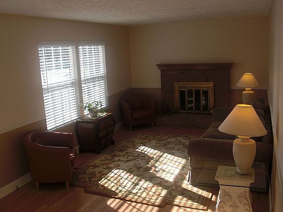 5th image of 7562 Simmswood Ct