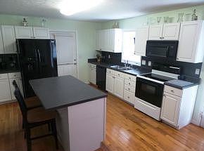 2nd image of 214 Sunny Hill Ct