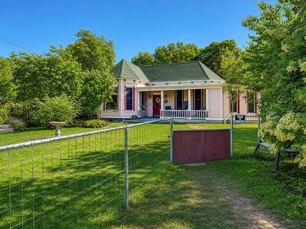 905 S Walnut St, Georgetown, TX 78626