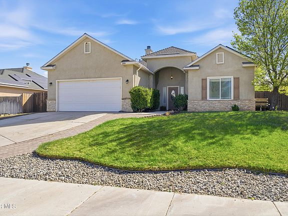 2nd image of 906 Mulberry St