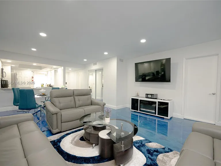 1551 NE Miami Gardens Dr #225 — Photo 7