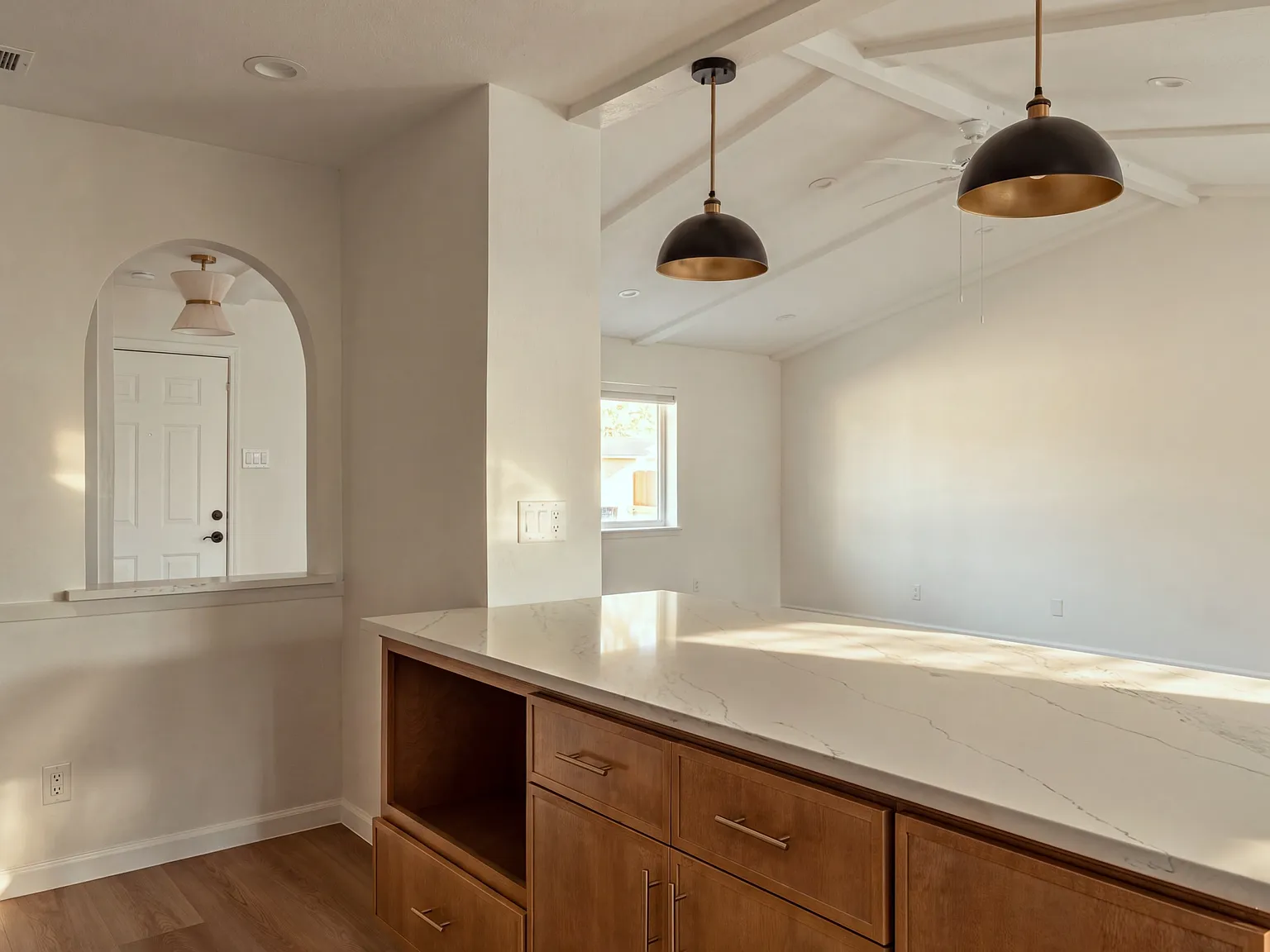 3 bed, 1812 sqft, $2,590 — Photo 4