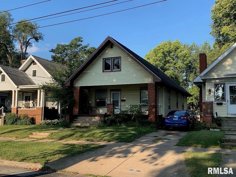 2nd image of 2203 N Linn St