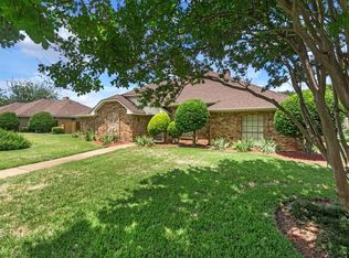 715 Villa Creek Dr, Duncanville, TX 75137
