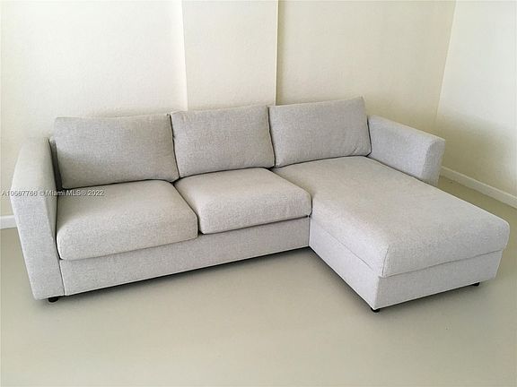 4th image of 240 Collins Ave APT 7E