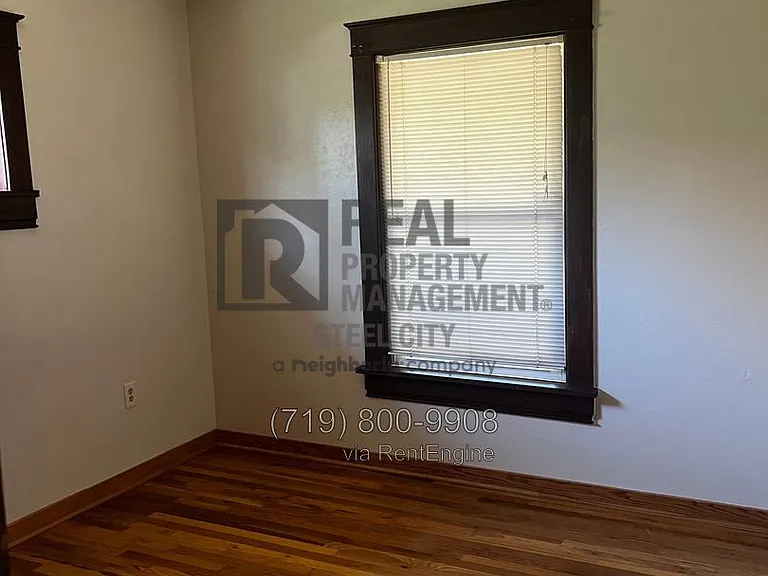 1520 E 8th St — Photo 16