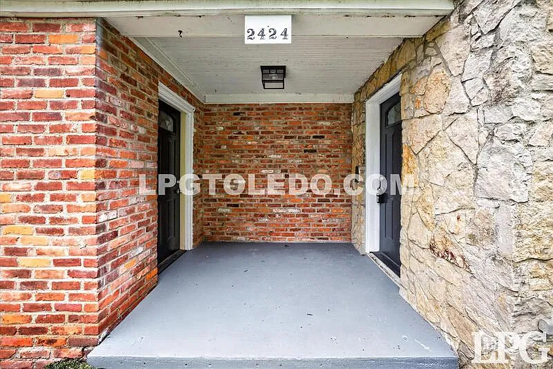 4 bed, 3.0 bath, 1727 sqft, $2,195 — Photo 4