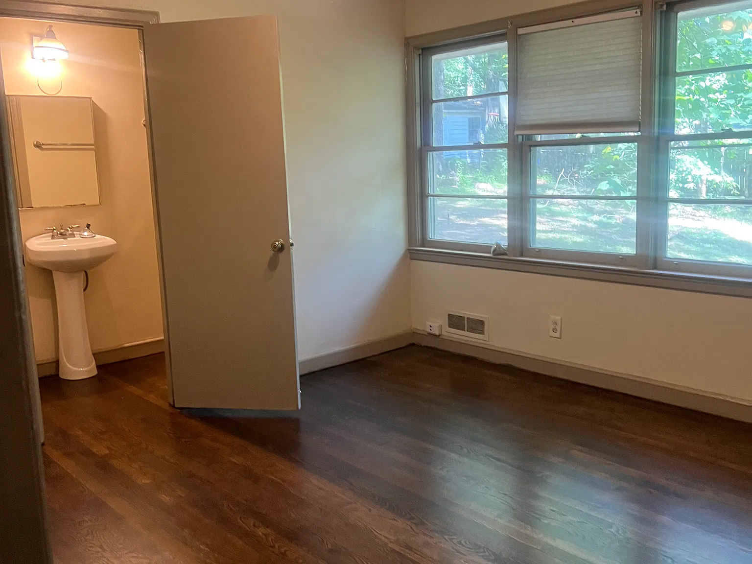 4 bed, $1,850 — Photo 3