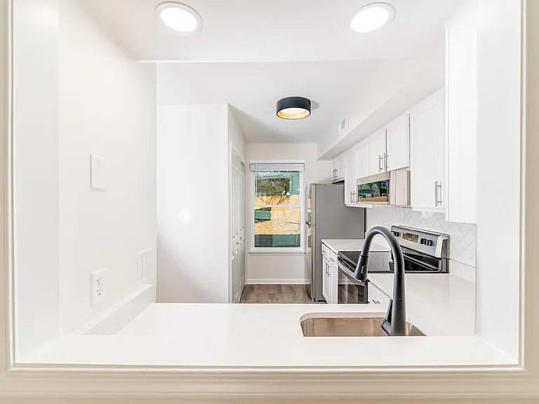 9400 1st View St Townhomes — Photo 8