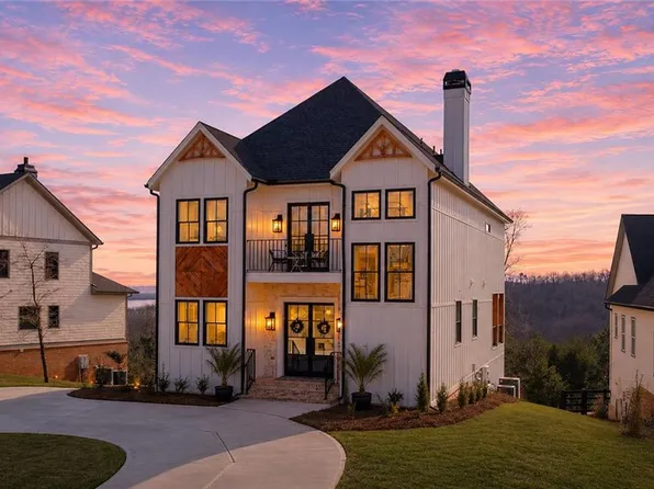 7410 Crestline Dr, Dawsonville, GA 30534