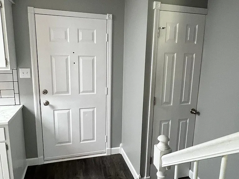 703 Brian Ct — Photo 17