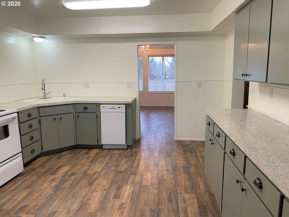 3rd image of 10202 NE 75th Way