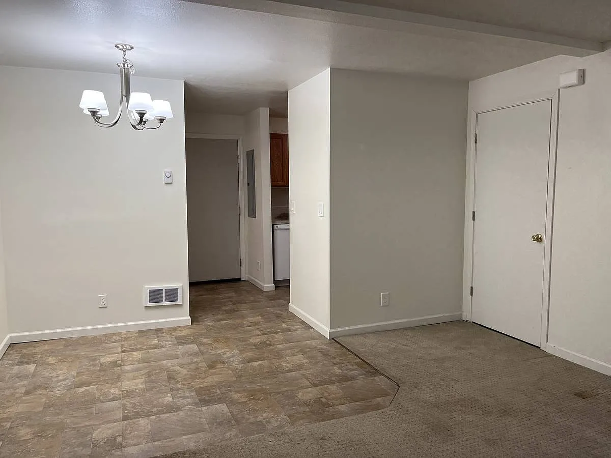 2 bed, 1.5 bath, 1000 sqft, $1,350 — Photo 1