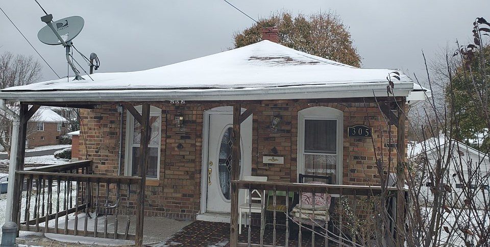 2nd image of 305 Stanley St