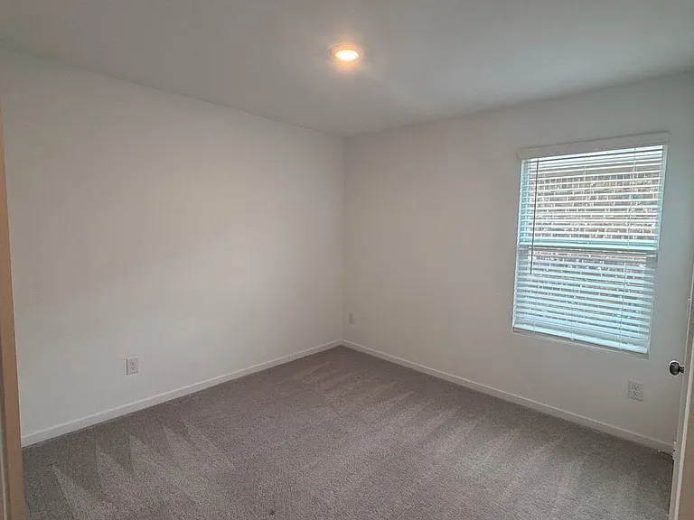 4171 Silverstein St — Photo 10