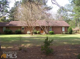 627 Honeysuckle Ln, Statesboro, GA 30458