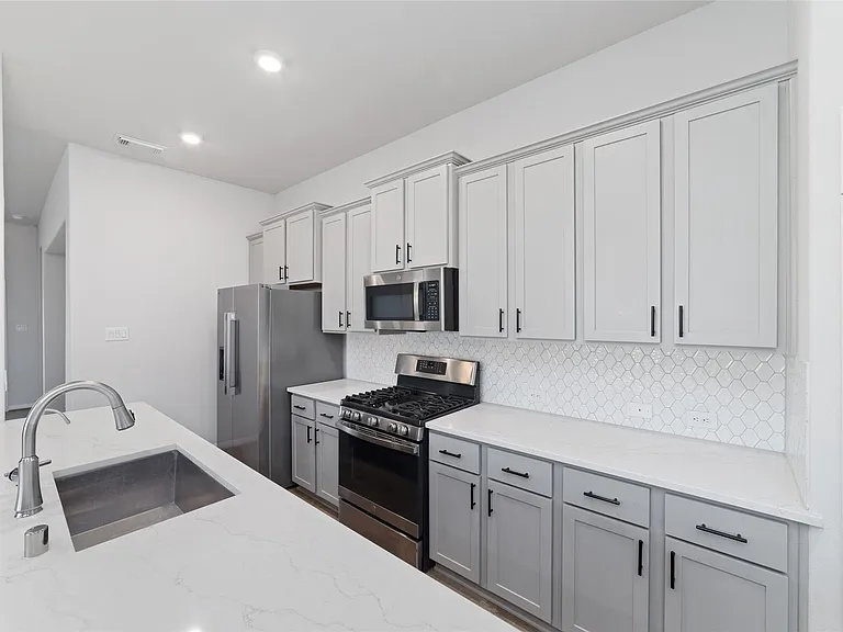 720 Lake Lacosta Dr — Photo 16