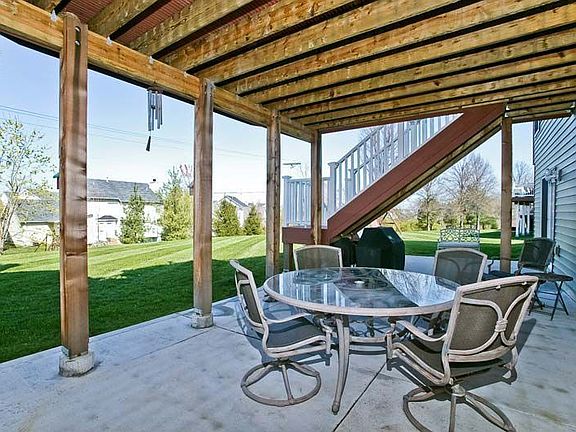 5th image of 334 Cherry Hills Meadows Dr