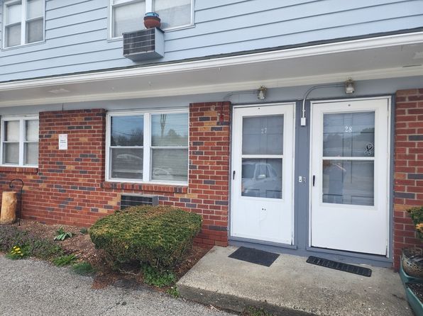 23 Alexander Dr APT 27