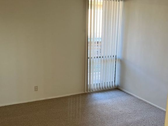 4th image of 737 E Providencia Ave #0