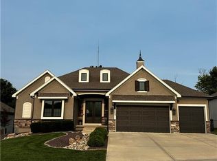 2033 NE Bluestone Dr, Lees Summit, MO 64064