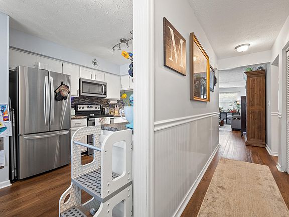 3rd image of 508 El Paseo Pl