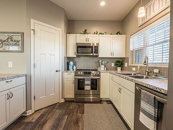 3rd image of 2931 Avenue K