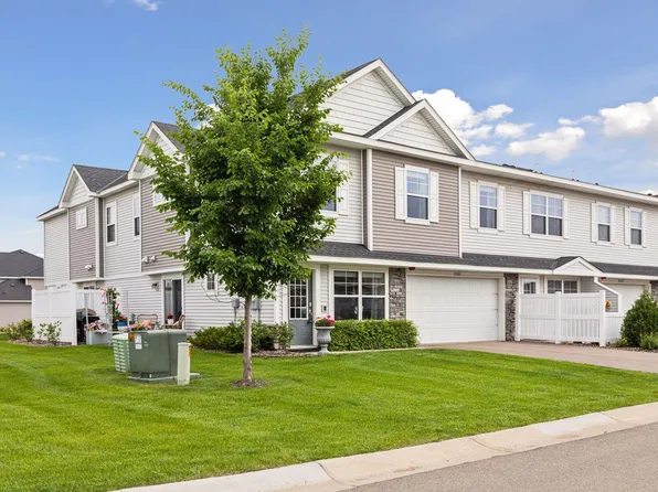 8061 Abercrombie Ln, Woodbury, MN 55129