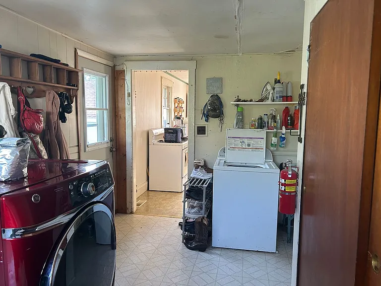 206 E Main St — Photo 17