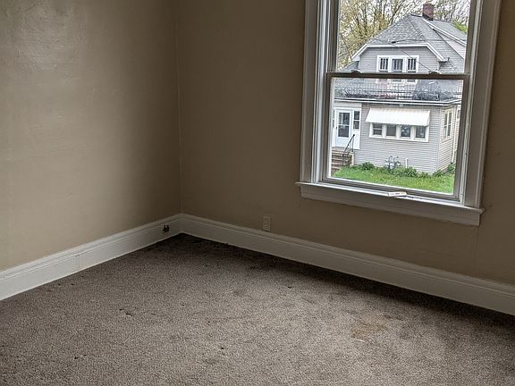 3rd image of 193 Esser Ave #193