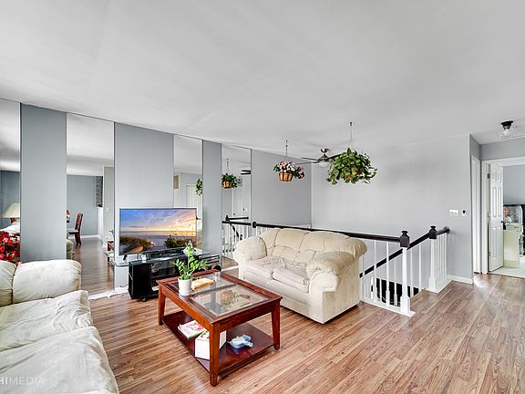 3rd image of 2095 Millpond Ln