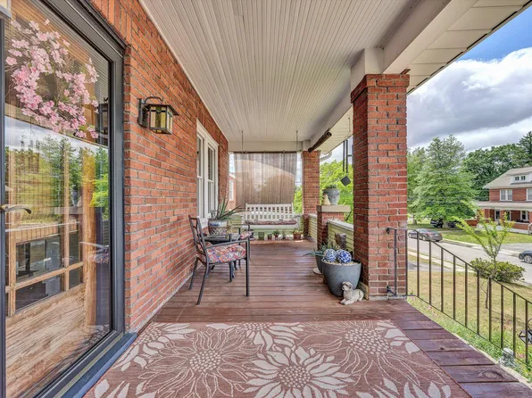 2416 Lofton Rd SW, Roanoke, VA 24015