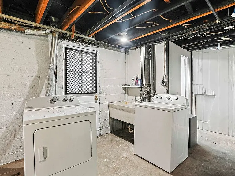 813 Hilltop Ter SE — Photo 33