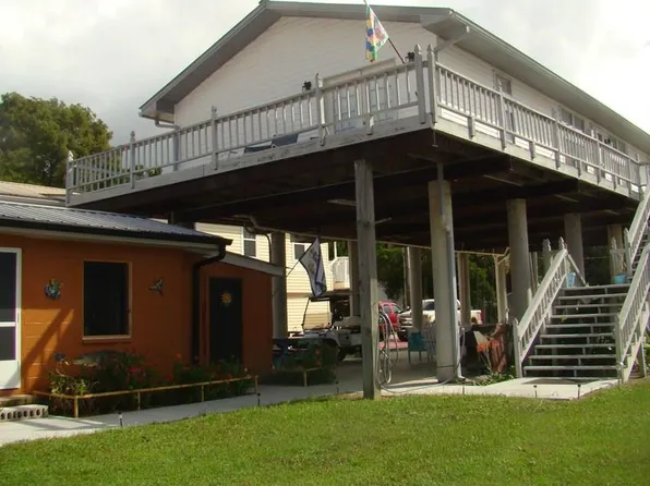 50 SE 236th St, Suwannee, FL 32692