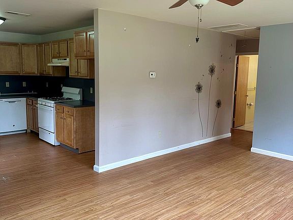 4th image of 7737 Raymond Dr