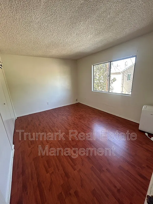 1 bed, 1.0 bath, $1,700 — Photo 2
