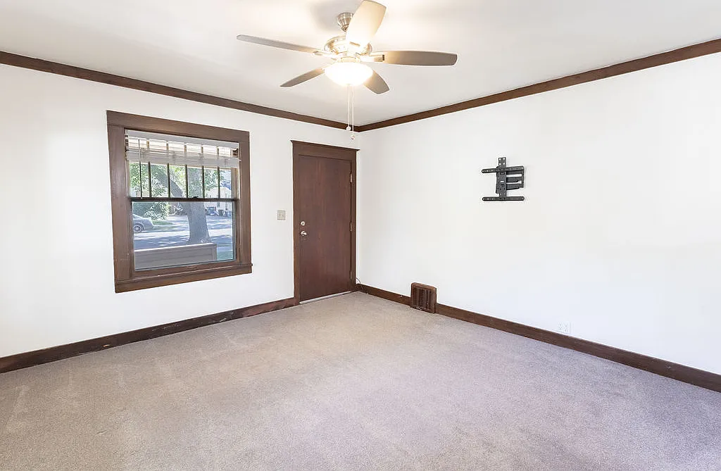 3 bed, 1926 sqft, $1,850 — Photo 4