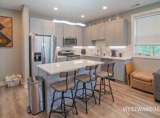 2448 N Albany Ave #2S, Chicago, IL 60647