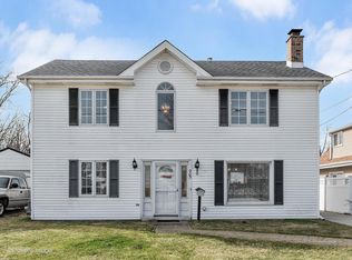 905 E Maple St, Lombard, IL 60148